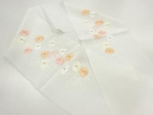 縮緬地花模様刺繍半衿